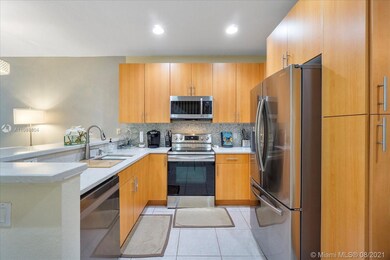 2543 NW 31st Ct, Oakland Park, FL 33309 - photo 6