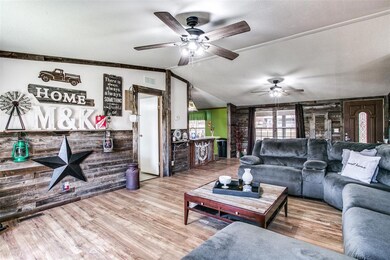 204 Briar Oaks Dr, Azle, TX 76020 - photo 7