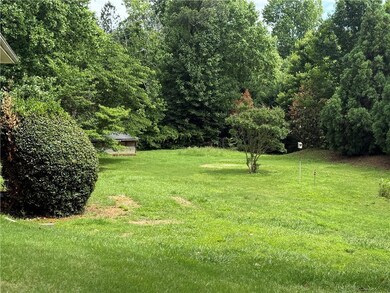 View of grassy yard