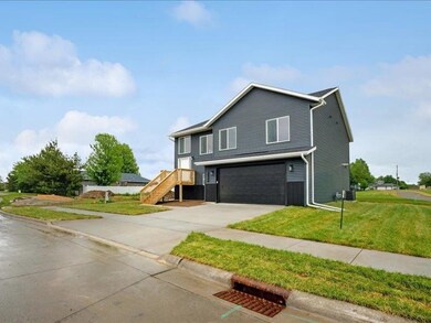 3103 Ginkgo Ln, Muscatine, IA 52761 - photo 2