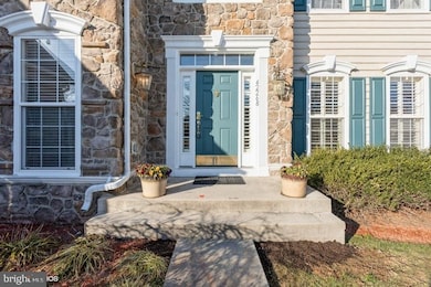 42268 Providence Ridge Dr, Chantilly, VA 20152 - photo 5