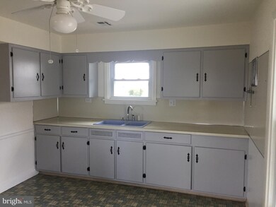 451 Laudermilch Rd, Hershey, PA 17033 - photo 2