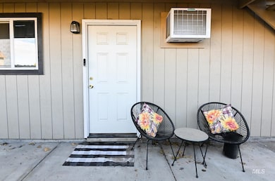 1711 1st St S unit 3, Nampa, ID 83651 - photo 3