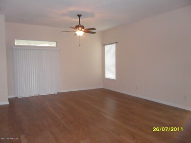 LIVING ROOM PIC1