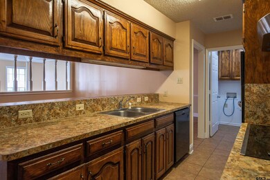 1612 Timber Creek Dr, Tyler, TX 75703 - photo 6