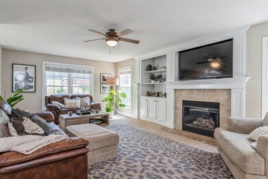 3044 W 34th St, Davenport, IA 52806 - photo 2