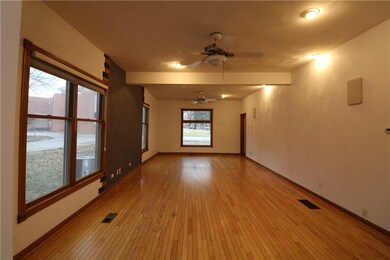 129 Hennepin St, Lincoln, IL 62656 - photo 6