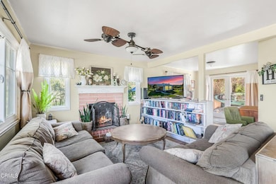 2 Remove objects in blue and the light f