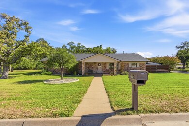 116 Cromeans St, Jacksboro, TX 76458 - photo 4