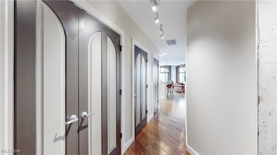 21 Furnace St unit 801, Akron, OH 44308 - photo 4