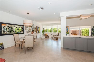 10918 NW 70th St, Doral, FL 33178 - photo 2