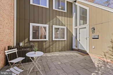 11152 Forest Edge Dr, Reston, VA 20190 - photo 2