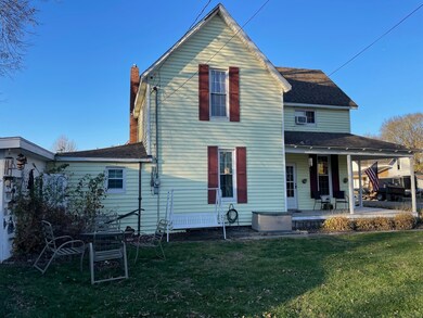 715 8th St, Covington, IN 47932 - photo 4