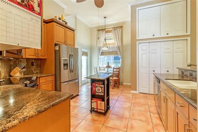 EAT IN KITCHEN