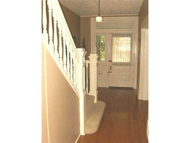 Entry/Foyer.