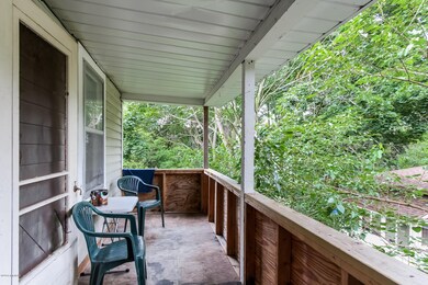 023-Balcony-3005200-medium