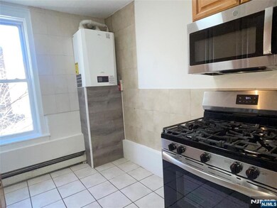 10 Hilliard Ave unit 4, Edgewater, NJ 07020 - photo 5