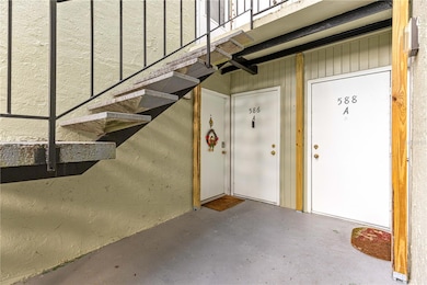 586 Fairways Cir unit A, Ocala, FL 34472 - photo 3