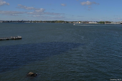 166-41 Powells Cove Blvd unit 4C, Flushing, NY 11357 - photo 6