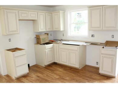 8 State St, Rochester, NH 03867 - photo 3