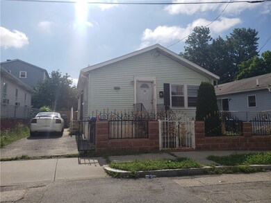 22 Halton St, Providence, RI 02907 - photo 2