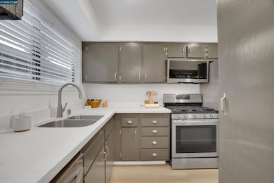 1120 Kenwal Rd unit C, Concord, CA 94521 - photo 3