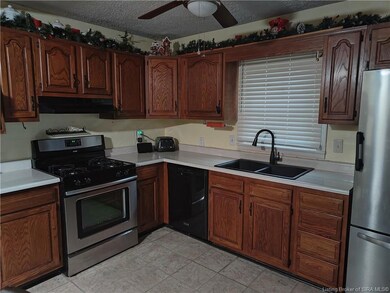 1744 N Audubon Dr, New Albany, IN 47150 - photo 4