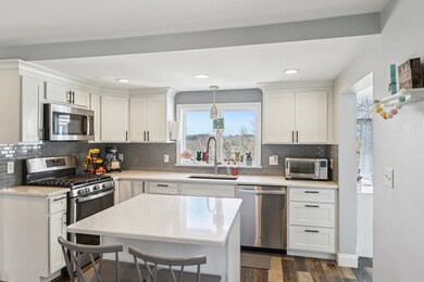 240 Old Marsh Hill Rd, Dracut, MA 01826 - photo 7