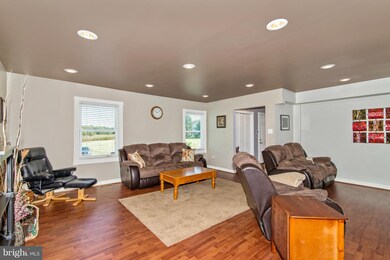 6707 Sage Ct, Adamstown, MD 21710 - photo 4