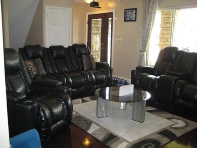 5617 Sandalwood Blvd, Columbus, OH 43229 - photo 3