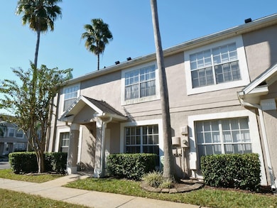 417 Kensington Lake Cir, Brandon, FL 33511 - photo 2