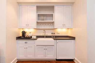 131NW20-Kitchenette1-0573