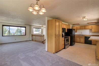 1738 7th St NE, East Wenatchee, WA 98802 - photo 4