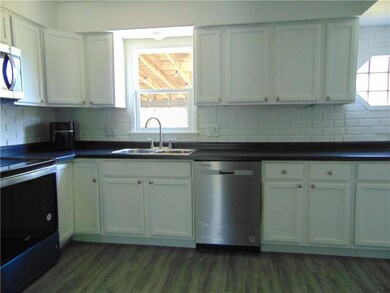 1034 Luster Ln, Des Moines, IA 50315 - photo 4