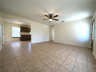 1302 N Hackberry St, Beeville, TX 78102 - photo 7