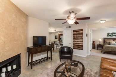 005_Living Room
