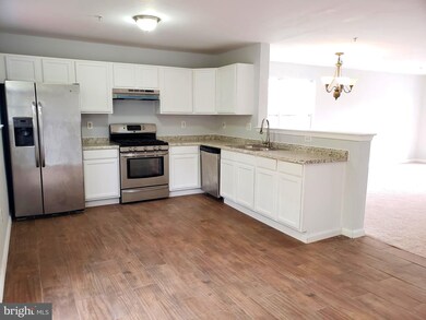 10512 Vista Gardens Dr, Bowie, MD 20720 - photo 5