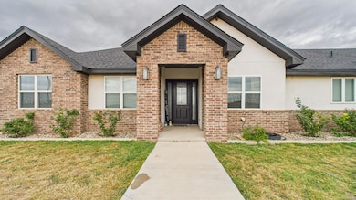 CAM03710G0-PR0154-STILL006