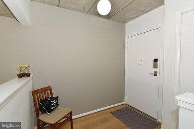 11562 Rolling Green Ct unit 200, Reston, VA 20191 - photo 2