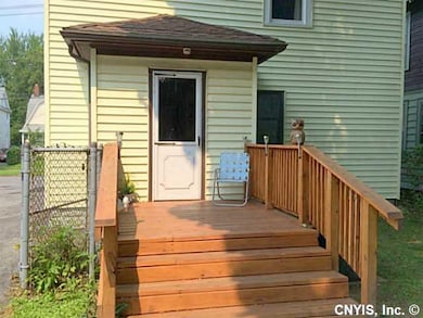 Deck Roomy rear deck welcomes you in to recently r