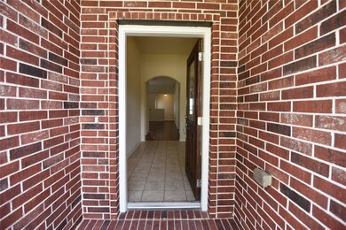 337 Lake Line Dr, Alvin, TX 77511 - photo 4