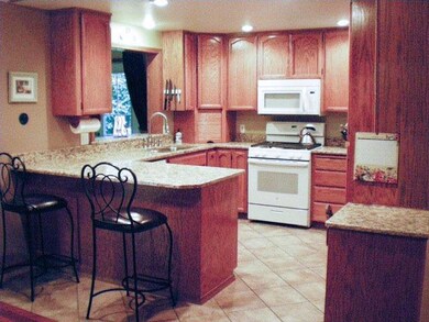 1360 Foxwood Dr, Medford, OR 97504 - photo 2