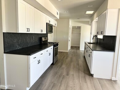 C42EBE83-CEA6-4069-B2B2-053BA58ACAB4