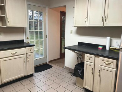 110 Kendon Dr, Easton, PA 18045 - photo 6