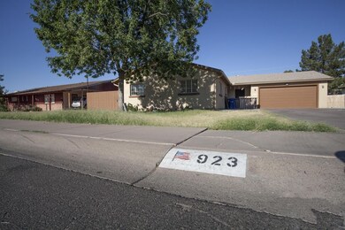 923 N Dakota St, Chandler, AZ 85225 - photo 2