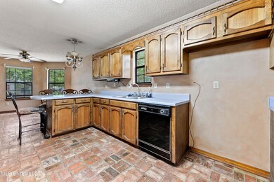 22712 Alamosa Dr, Moss Point, MS 39562 - photo 5