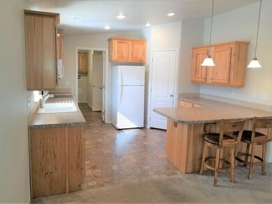 006 Kitchen