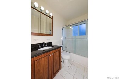 100 Friendly Ct unit FC60, Babylon, NY 11702 - photo 6
