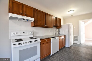 806 N Van Buren St unit 3, Wilmington, DE 19806 - photo 3