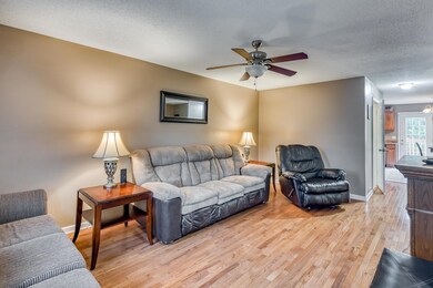 225 Amanda Ln Unit 5 3